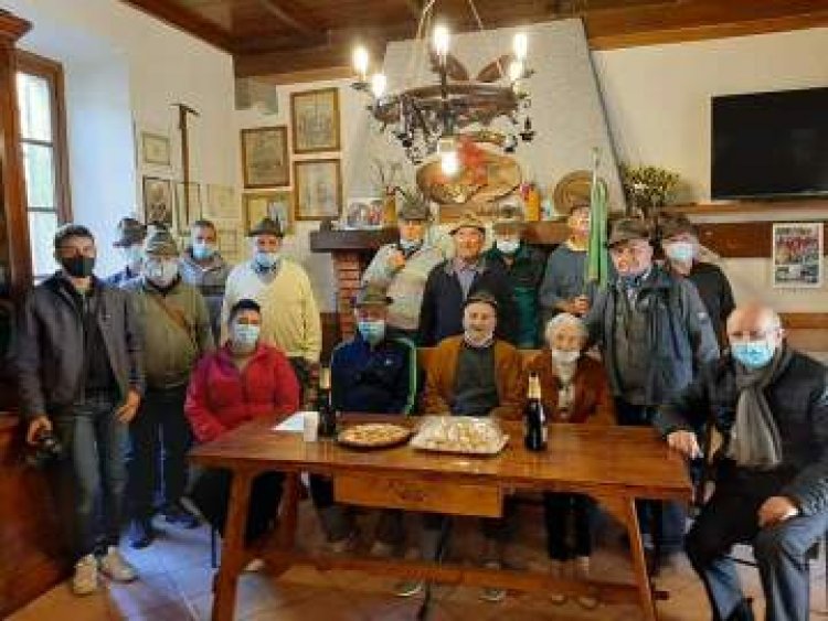 Gemonio (VA), gli Alpini festeggiano Luciano Orgia