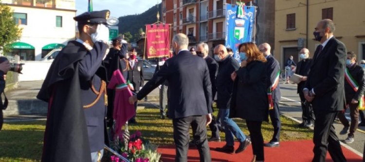Brescia: il capo della Polizia Franco Gabrielli omaggia i caduti