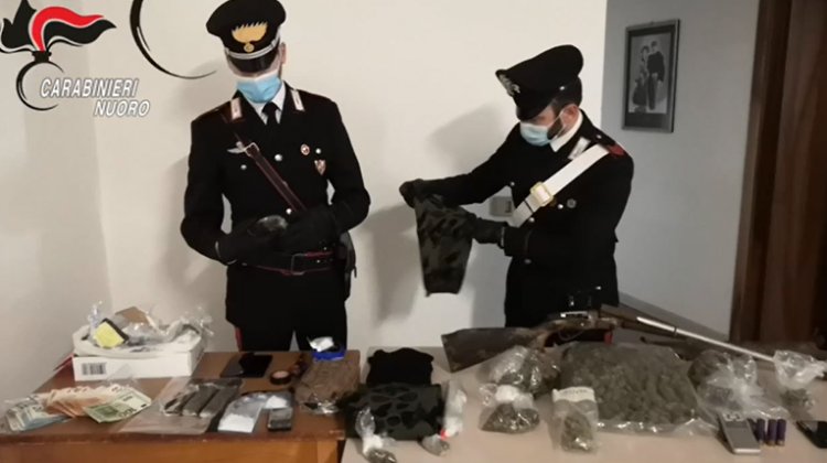 Nuoro, Carabinieri scoprono il commercio di Marijuana e Cocaina
