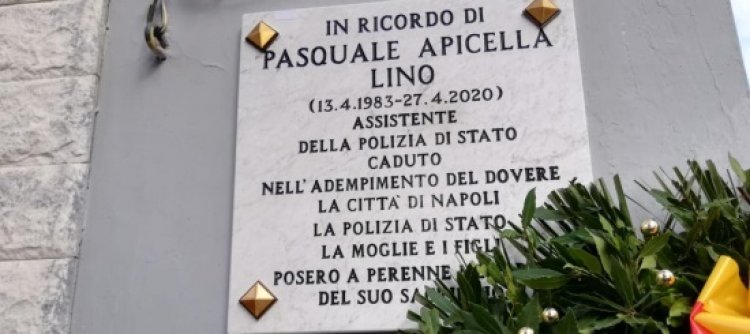 Napoli: deposta targa in ricordo di Pasquale Apicella