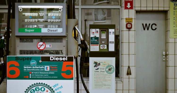 Benzina, Assoutenti: sfonda quota 1,6 euro al litro. +16,6% in un anno