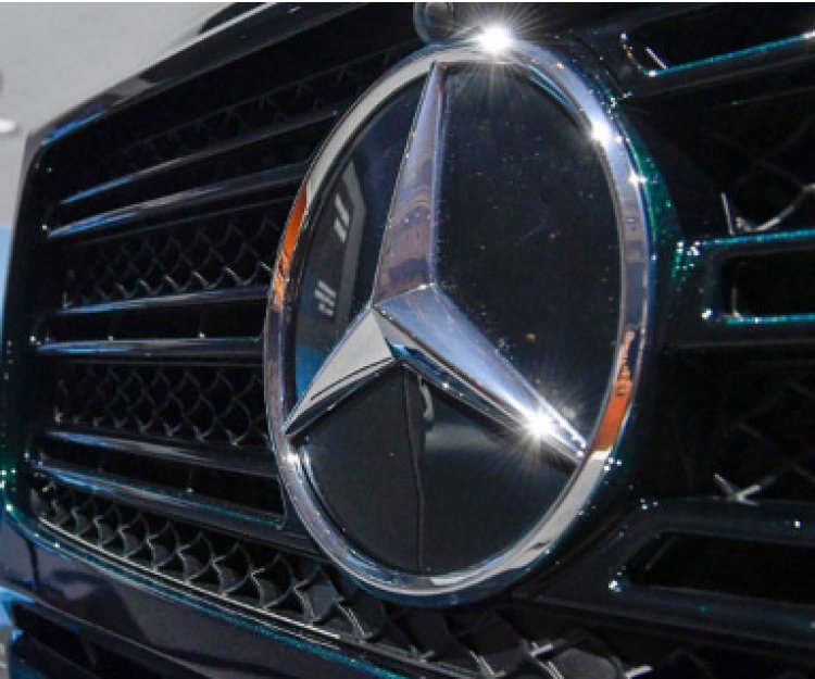 Mercedes a rischio incendio: richiamate 264.000 auto in tutto il mondo