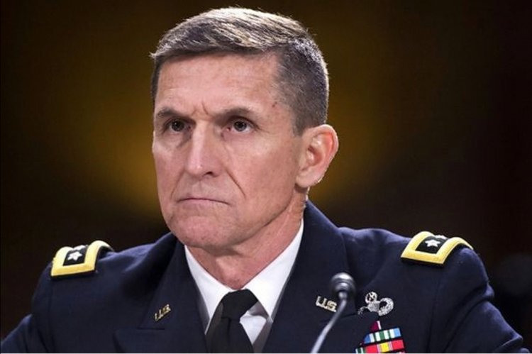 Il generale Flynn abbatte i politici con i loro spettacoli teatrali