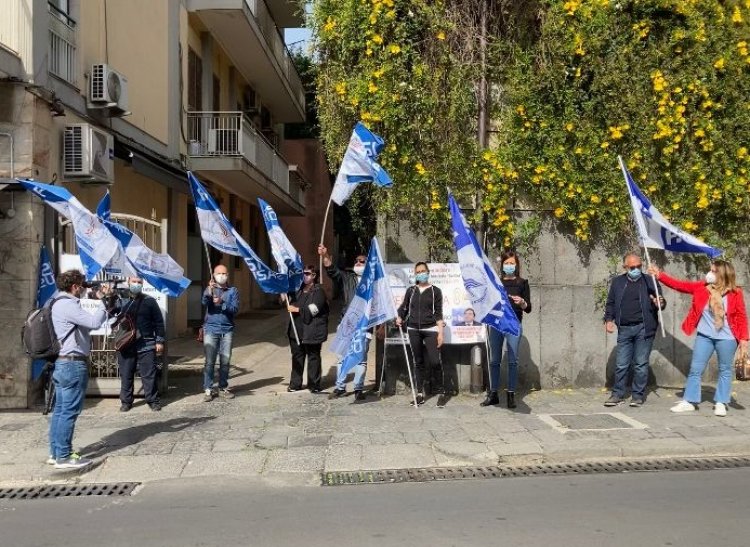 Catania. Sit-in di protesta contro i licenziamenti del Bellini