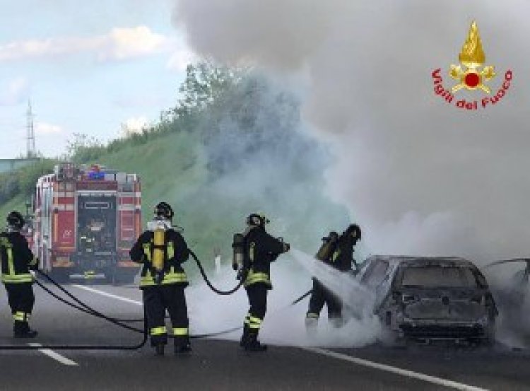 Autostrada Pedemontana, veicolo in fiamme