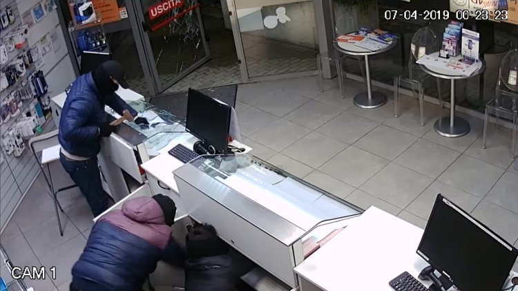 VCO, la Polizia arresta rumeni dediti ai furti nei negozi