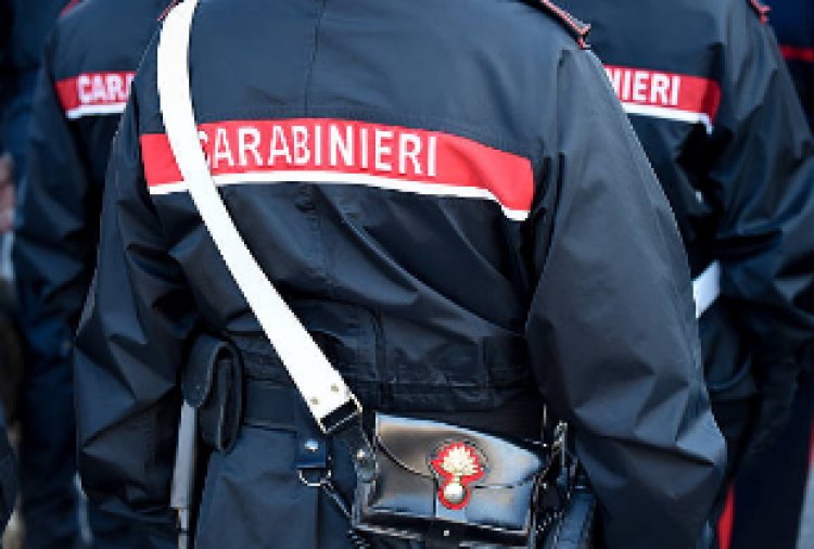 Napoli: armi e stupefacenti, intervento dei Carabinieri