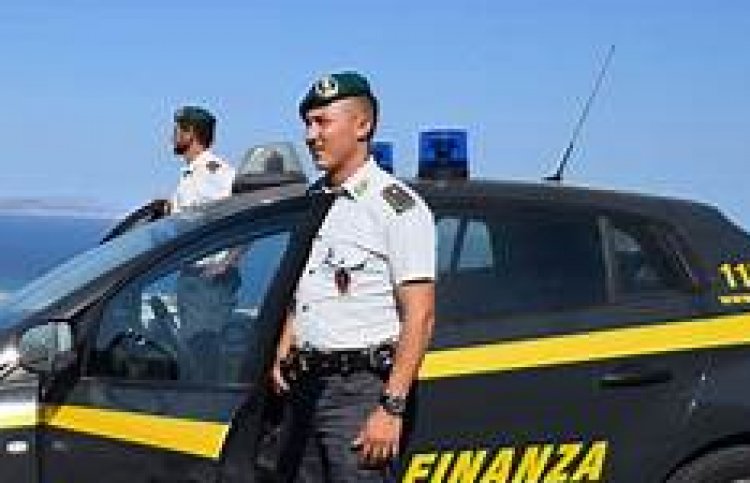 Contrabbando di gasolio a Napoli, Finanza sequestra 18 milioni di beni