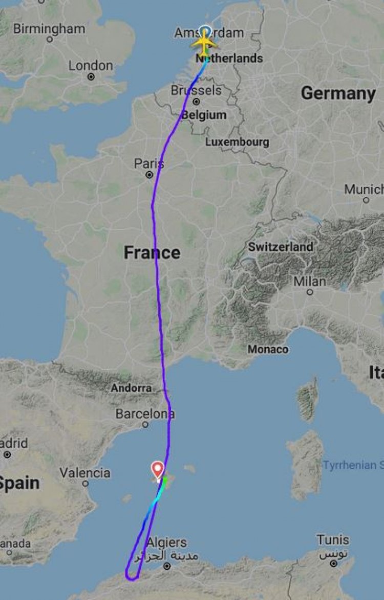Un Boeing 777 della KLM effettua un atterraggio di emergenza a Palma di Maiorca