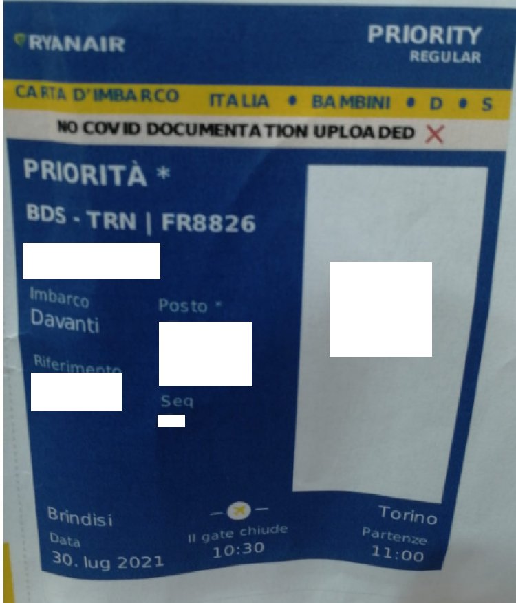 Brindisi, l'aereo per Torino-Caselle tarda la partenza e per i passeggeri è un'odissea