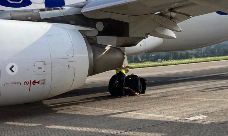Paura in volo: tre pneumatici aereo Edelweiss scoppiano al decollo