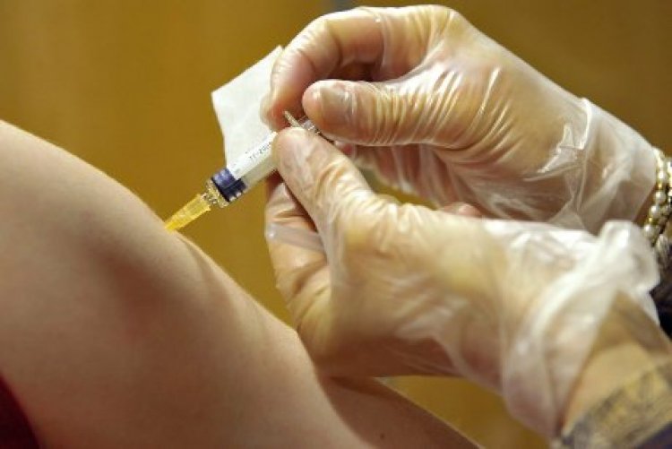 Corpi estranei nel vaccino Moderna, divieto di utilizzo di 1,63 milioni di dosi