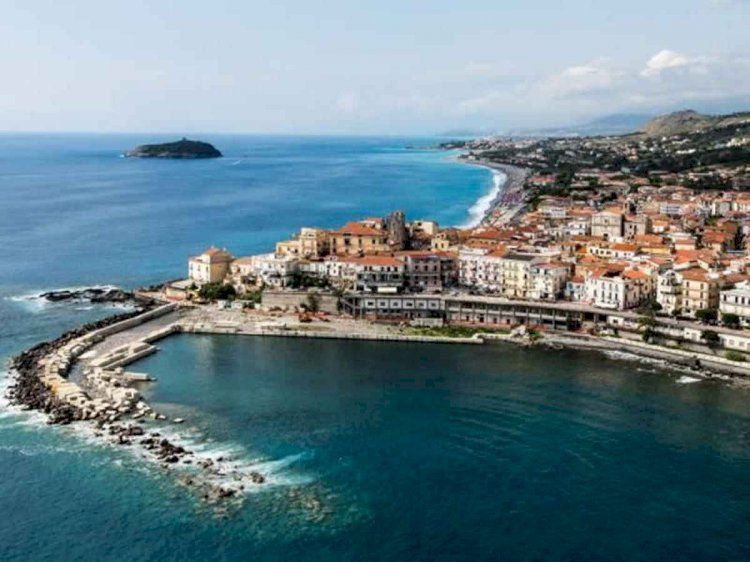 Calabria, un'estate tra meraviglie e prevenzione sanitaria dal COVID19